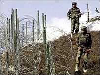 سرحدوں پر باڑ کے متعلق دہلی بدستور اپنے موقف پر ڈٹا ہوا ہے