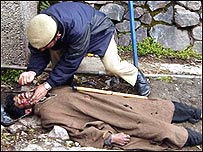 Zraněný v Kašmíru - 4. 4. 2004 - ilustrační foto