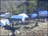 زلزلہ سے متاثرہ علاقوں میں خیمے