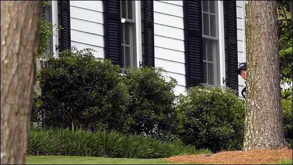 McIlroy finds himself deep in trouble on the 10th. Photo: Reuters