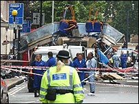 محل انفجار اتوبوس دو طبقه