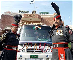 दोस्ती बस अमृतसर पहुँची