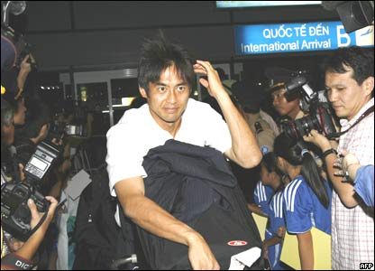 Thủ môn Yoshikatsu Kawaguchi