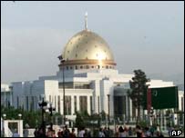 Palác v Turkmenistánu