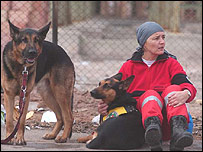 امدادگر خارجی در بم - عکس از آرشيو