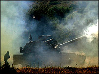 Forças israelenses disparam contra o Líbano perto de Safed, nesta terça-feira