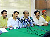 کیبل آپریٹرز (فائل فوٹو)