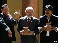 Chávez, Lula e Morales, durante reunião em Cochabamba