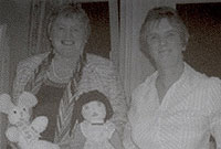 Gwyneth Mel, ein Llywydd, gyda'r wraig wadd Mrs Marian James