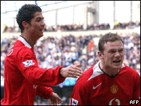 Equipe de Rooney (à dir.) está à frente de Real Madrid de Ronaldo