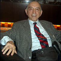 پرفسور لطفی زاده در برلين - عکس از پيام يزديان