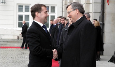 Броніслав Коморовський і Дмитро Медведєв