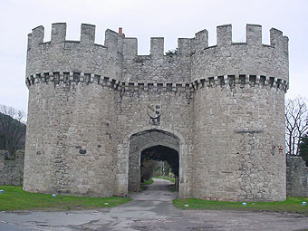 Mynedfa Castell Gwrych