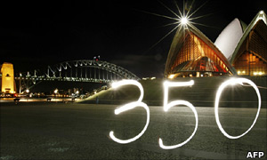 Time lapse photo of 350 logo outside Sydney Opera House