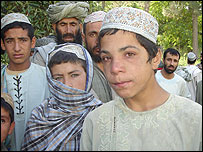 محمد داوود در ميان روستاييان قندهار