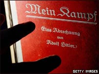 První vydání Mein Kampfu, aukce v Londýně, červen 2005