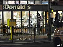 Polisin ateş ettiği Mc Donalds şubesi
