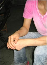 Một nữ lao động bỏ trốn