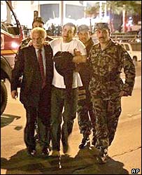 ان دھماکوں میں تین سو سے زائد افراد زخمی ہوئے ہیں