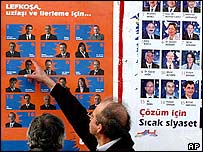 Titulní stránky kyperských novin