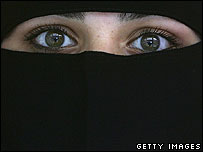 نقاب پوش خاتون