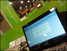 在广州亚运会新闻中心内,网络浏览器因为打不开境外网站而出现错误信息(9/11/2010)