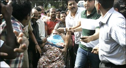 Otelden çıkarılan rehineler