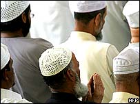 Modlící se britští muslimové