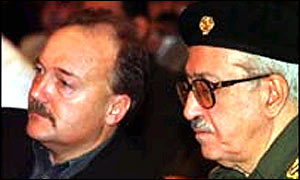Britský poslanec George Galloway s bývalým iráckým vicepremiérem Tárikem Azízem - rok 1999