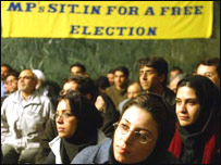 حضور دانشجويان در تحصن نمايندگان مجلس