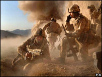 Afganistan'da İngiliz askerler