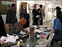 نمایشگاه نقاشی معلولین در فرهنگسرای ارسباران