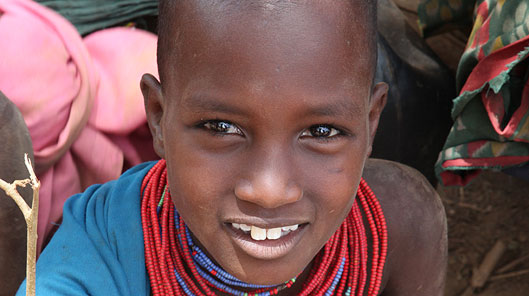 Un o blant y Samburu wrth y ffynnon © Renee Godfrey 