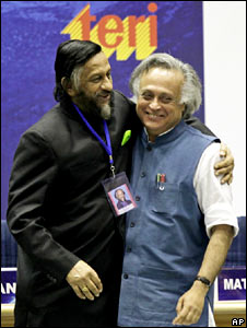IPCC chief Rajendra Pachauri with Indian Prime Minister Manmohan Singh