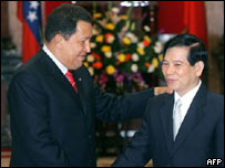 Presidentes da Venezuela, Hugo Chávez, e do Vietnã, Minh Triet