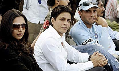 शाहरुख़ ख़ान और गांगुली (फ़ाइल फ़ोटो)