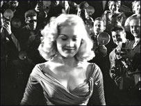 Elaine Guy no festival do cinema de Cannes, em 1957. Foto: Edward Quinn