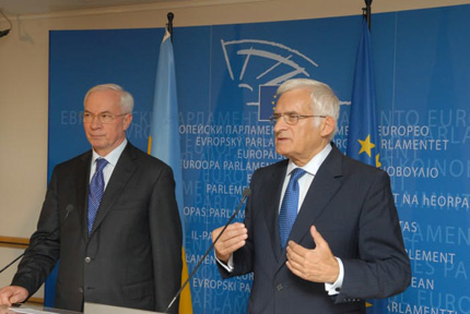 Микола Азаров та Єжи Бузек