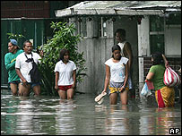 Cảnh dân ở Manila
