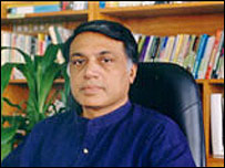 امدادی کارکن یا سرکش؟