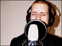 Людина в навушниках