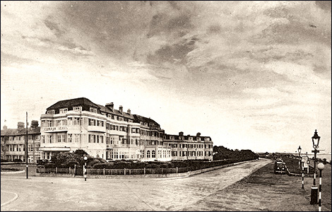 Carlton Hotel, East Cliff - 1946 shot (Rodney Legg)