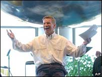 Гаґґард каже, що звільнився добровільно