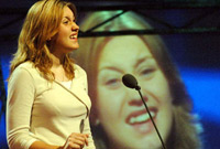 Elen Morgan yn cystadlu yn Eisteddfod Genedlaethol Casnewydd 2004