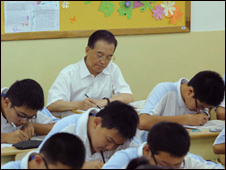 温家宝和同学们