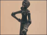 قدیم رقاصہ کا مجسمہ 