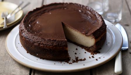 Nigella Lawson's Chocolate peanut butter cheesecake