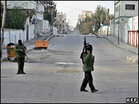 Combatentes do Fatah nas ruas de Gaza