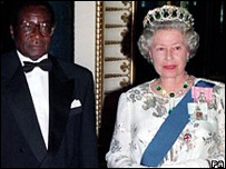 ملکه بریتانیا و موگابه در لندن سال 1994