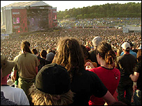 Gun n' Roses on stage